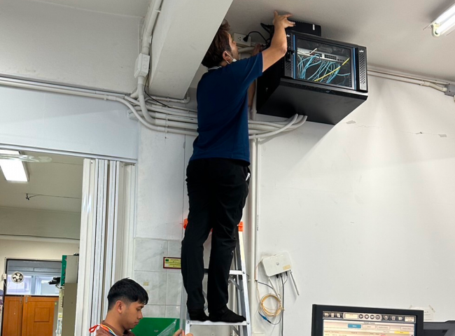 ติดตั้ง UPS ของห้อง lab